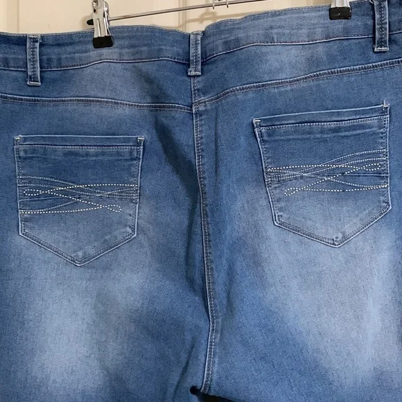 BE ME BLUE BEDAZZLED WIDE LEG JEANS SIZE 22 - Picture 6 of 8
